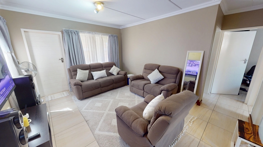 2 Bedroom Property for Sale in Andeon Gauteng