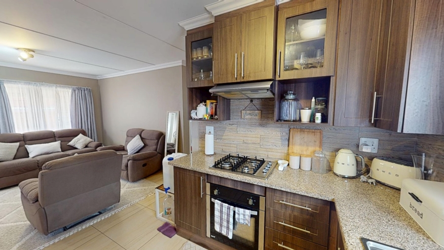 2 Bedroom Property for Sale in Andeon Gauteng