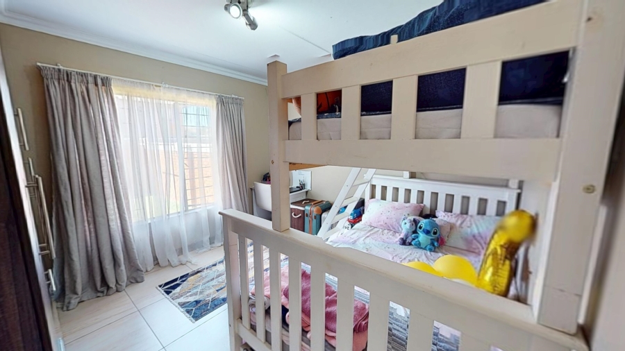 2 Bedroom Property for Sale in Andeon Gauteng