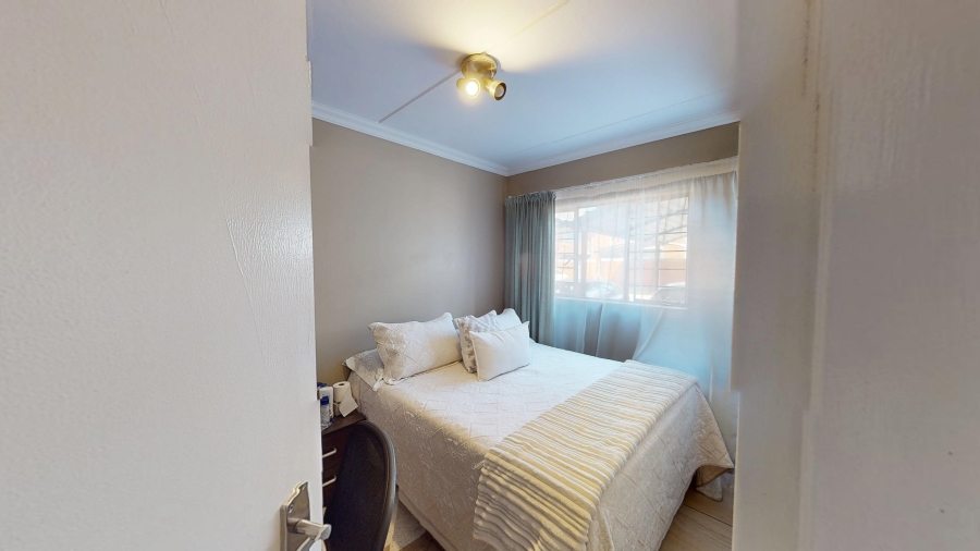 2 Bedroom Property for Sale in Andeon Gauteng