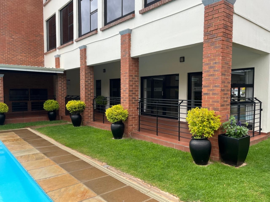 2 Bedroom Property for Sale in Greenstone Hill Gauteng
