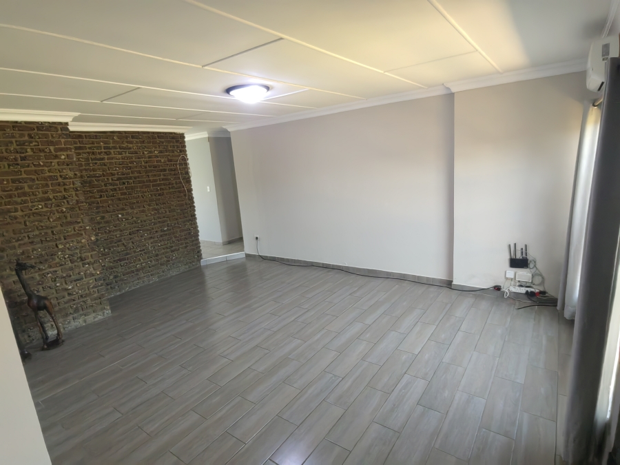 4 Bedroom Property for Sale in Rensburg Gauteng