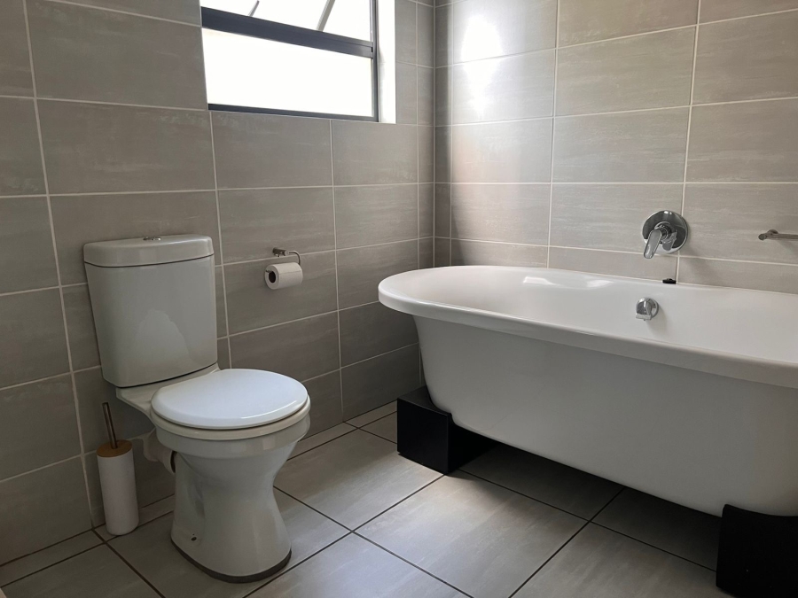 2 Bedroom Property for Sale in Waterfall Gauteng