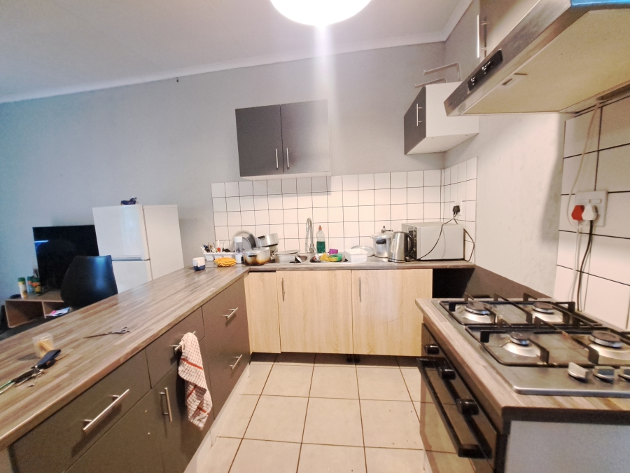 To Let 1 Bedroom Property for Rent in Melville Gauteng