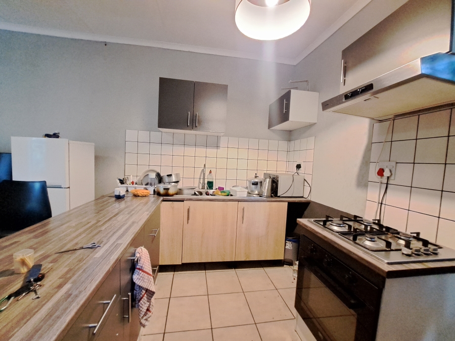 To Let 1 Bedroom Property for Rent in Melville Gauteng