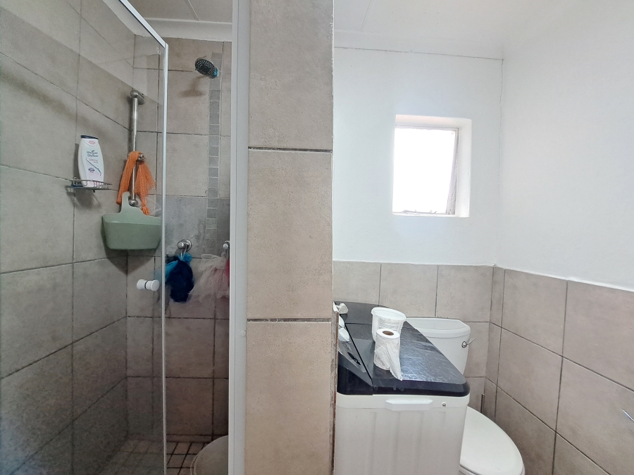 To Let 1 Bedroom Property for Rent in Melville Gauteng