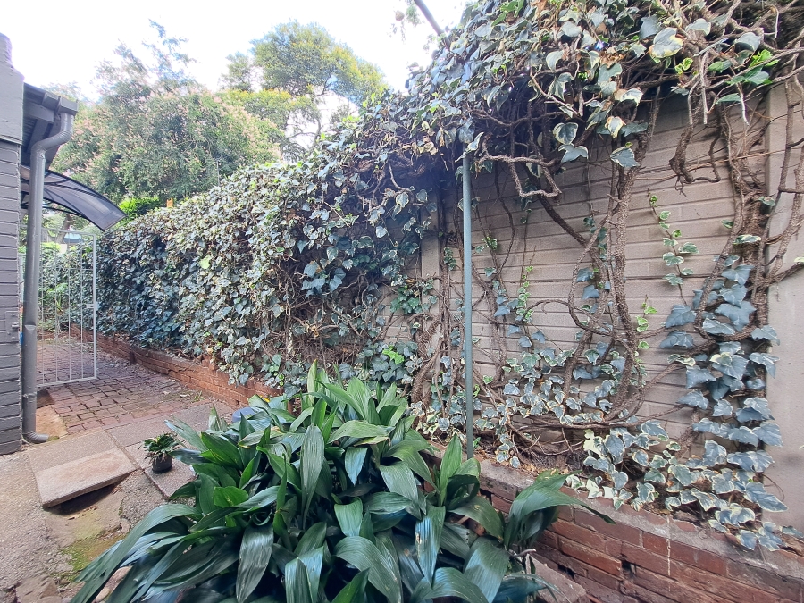 To Let 1 Bedroom Property for Rent in Melville Gauteng