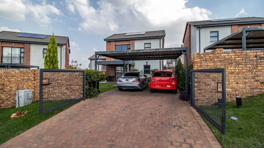 3 Bedroom Property for Sale in Cosmo City Gauteng