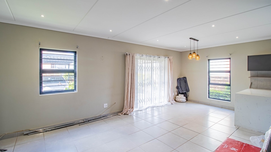 3 Bedroom Property for Sale in Cosmo City Gauteng
