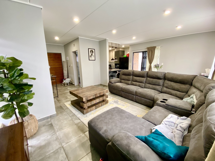 4 Bedroom Property for Sale in Lotus Gardens Gauteng