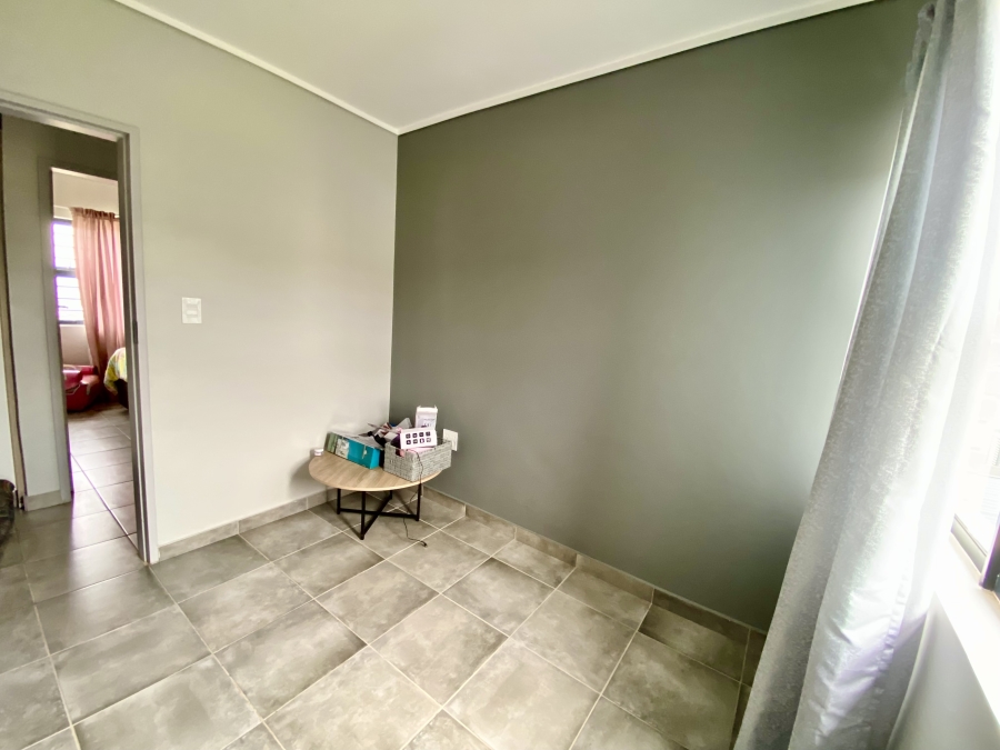 4 Bedroom Property for Sale in Lotus Gardens Gauteng