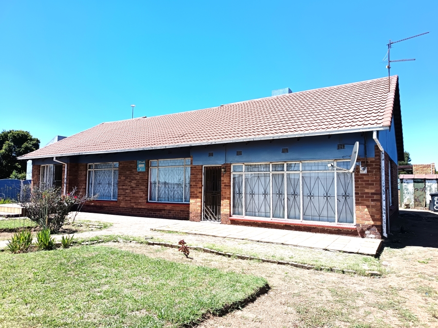 5 Bedroom Property for Sale in Geluksdal Gauteng