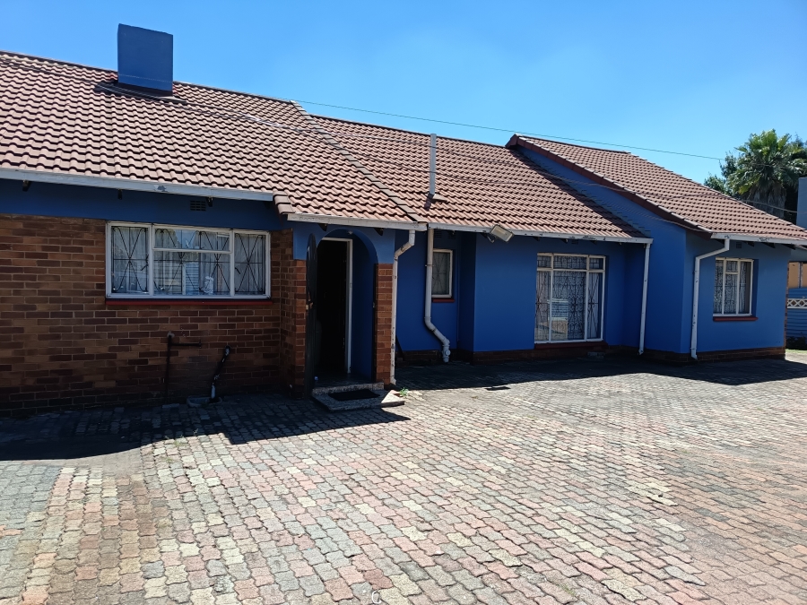 5 Bedroom Property for Sale in Geluksdal Gauteng