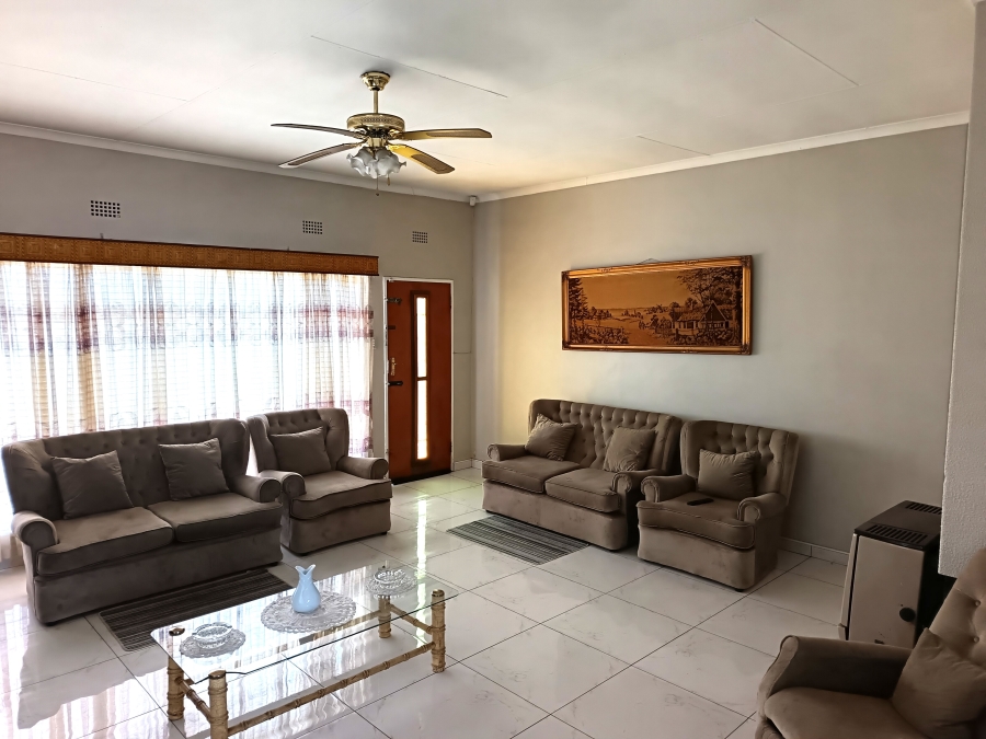 5 Bedroom Property for Sale in Geluksdal Gauteng