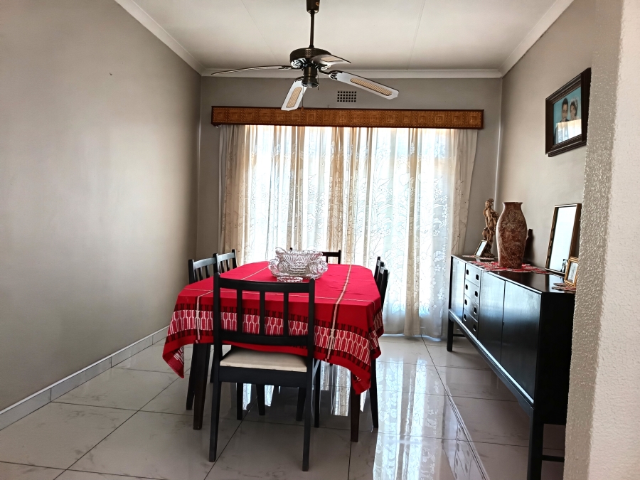 5 Bedroom Property for Sale in Geluksdal Gauteng