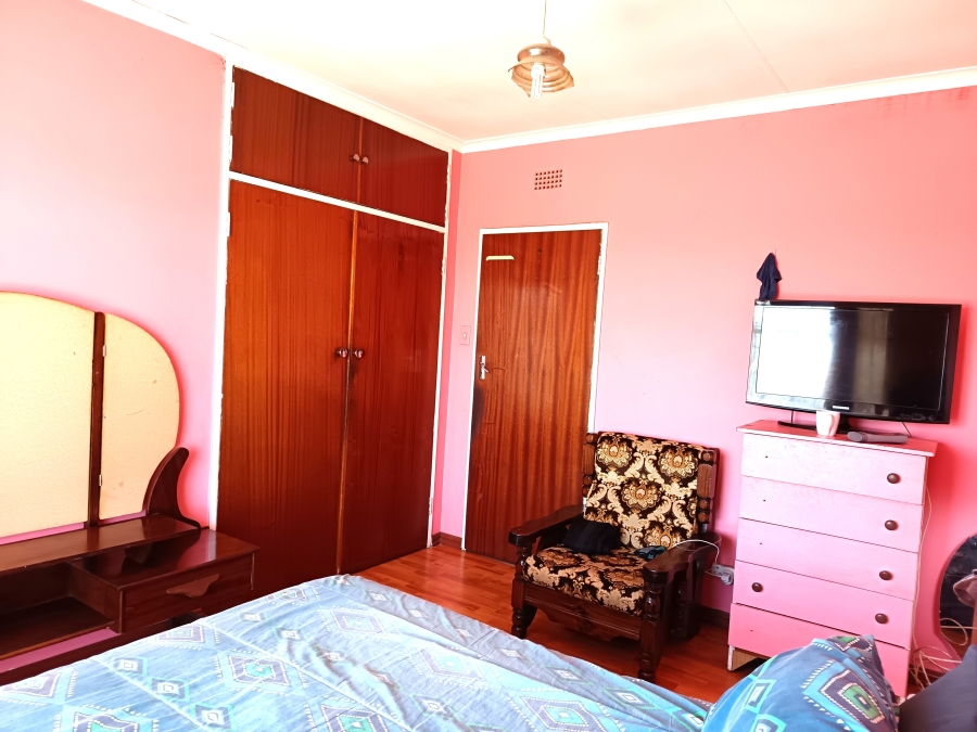 5 Bedroom Property for Sale in Geluksdal Gauteng