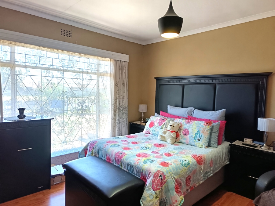 5 Bedroom Property for Sale in Geluksdal Gauteng
