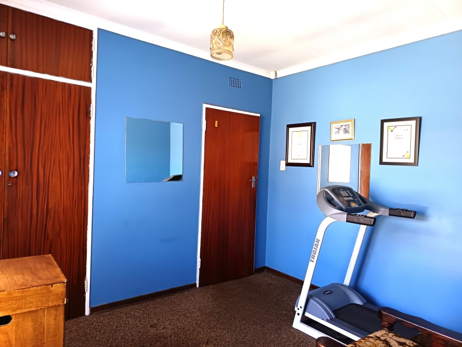 5 Bedroom Property for Sale in Geluksdal Gauteng