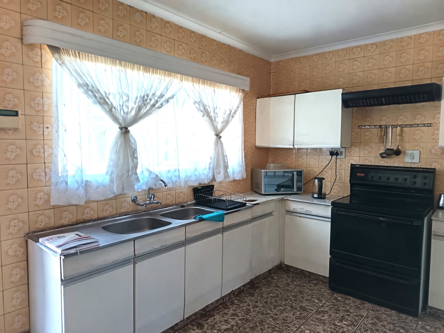 5 Bedroom Property for Sale in Geluksdal Gauteng