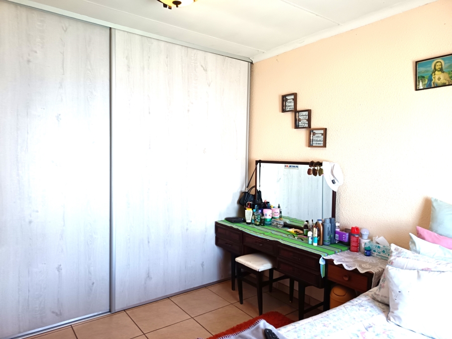 5 Bedroom Property for Sale in Geluksdal Gauteng