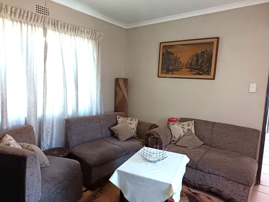 5 Bedroom Property for Sale in Geluksdal Gauteng