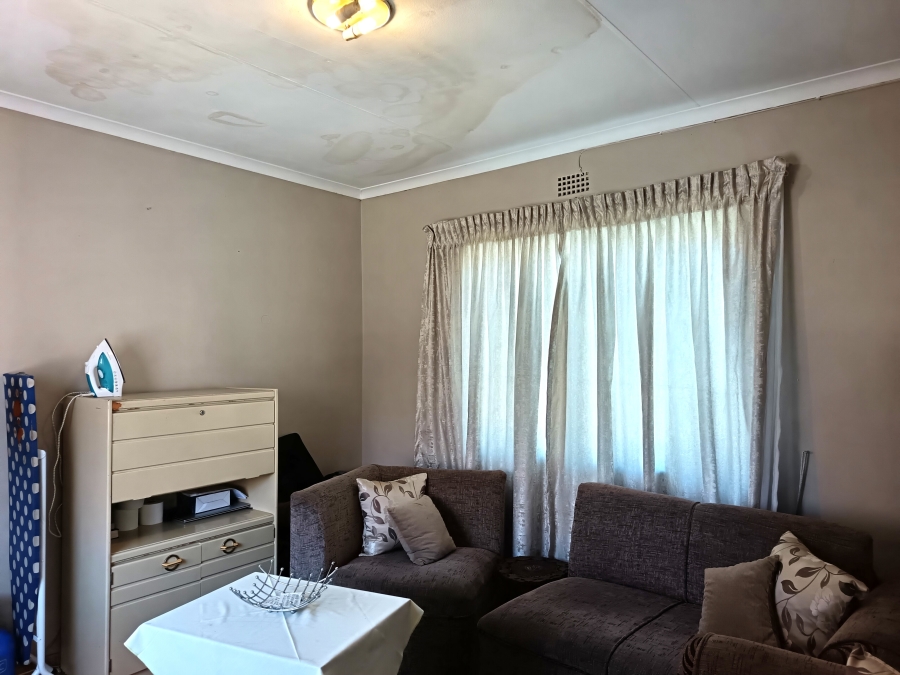 5 Bedroom Property for Sale in Geluksdal Gauteng