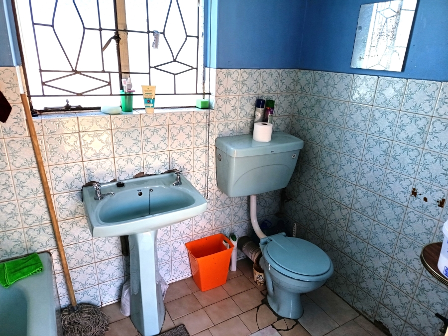 5 Bedroom Property for Sale in Geluksdal Gauteng