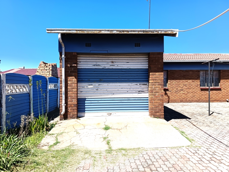 5 Bedroom Property for Sale in Geluksdal Gauteng