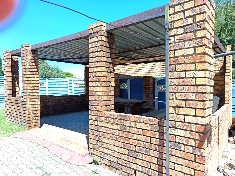 5 Bedroom Property for Sale in Geluksdal Gauteng