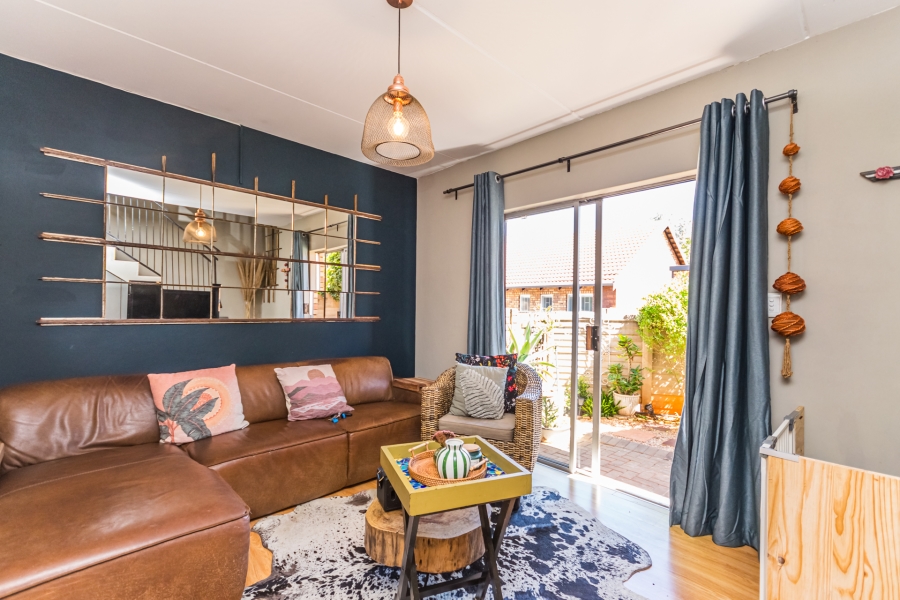 2 Bedroom Property for Sale in Die Hoewes Gauteng