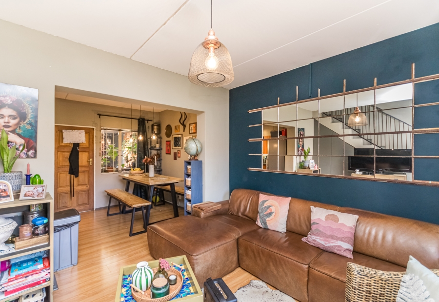 2 Bedroom Property for Sale in Die Hoewes Gauteng