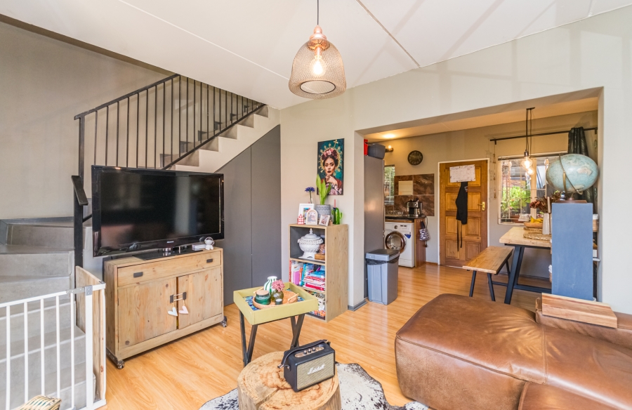 2 Bedroom Property for Sale in Die Hoewes Gauteng