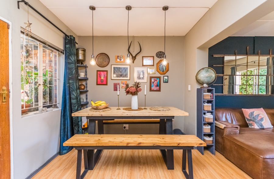 2 Bedroom Property for Sale in Die Hoewes Gauteng