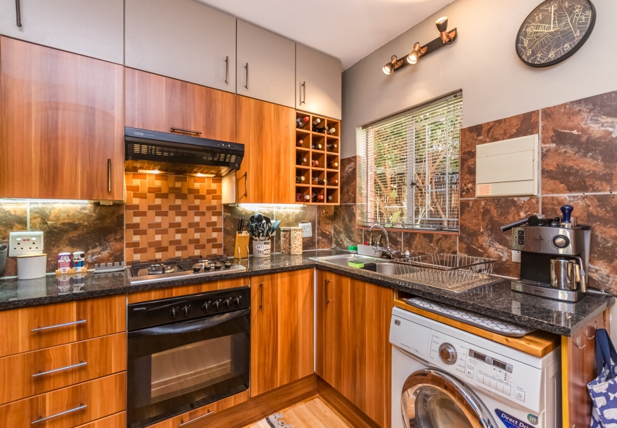 2 Bedroom Property for Sale in Die Hoewes Gauteng