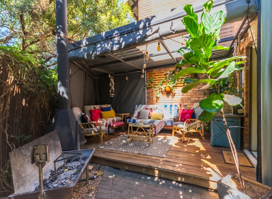 2 Bedroom Property for Sale in Die Hoewes Gauteng