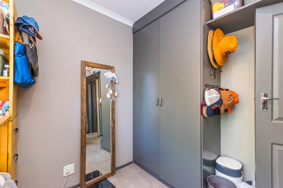 2 Bedroom Property for Sale in Die Hoewes Gauteng