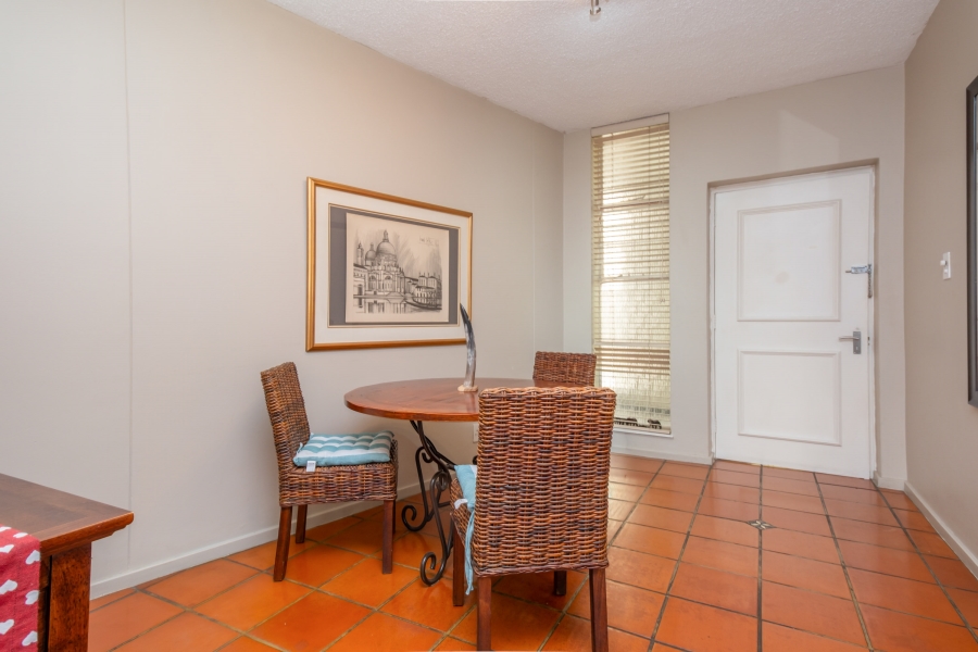 To Let 2 Bedroom Property for Rent in Sandhurst Gauteng