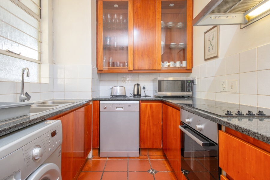 To Let 2 Bedroom Property for Rent in Sandhurst Gauteng