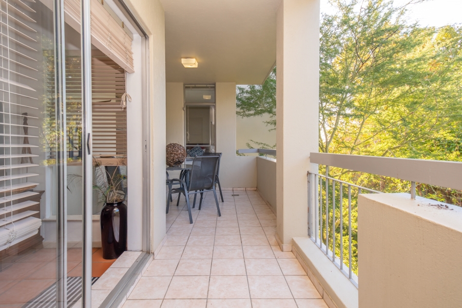 To Let 2 Bedroom Property for Rent in Sandhurst Gauteng