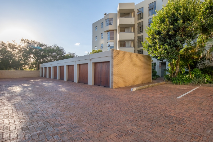 To Let 2 Bedroom Property for Rent in Sandhurst Gauteng