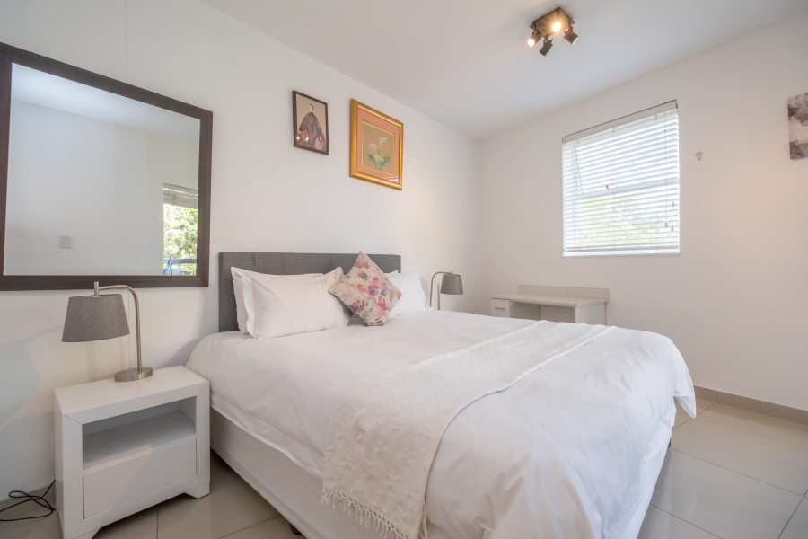 To Let 2 Bedroom Property for Rent in Sandhurst Gauteng