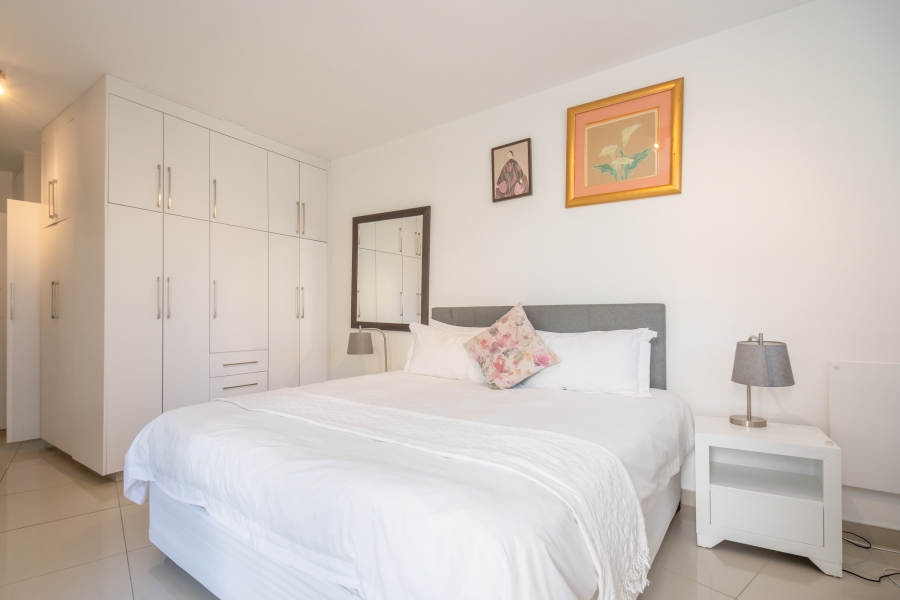 To Let 2 Bedroom Property for Rent in Sandhurst Gauteng