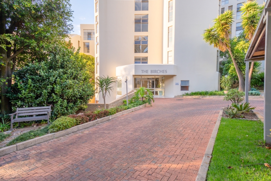 To Let 2 Bedroom Property for Rent in Sandhurst Gauteng