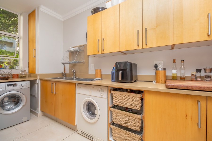 To Let 3 Bedroom Property for Rent in Sandhurst Gauteng