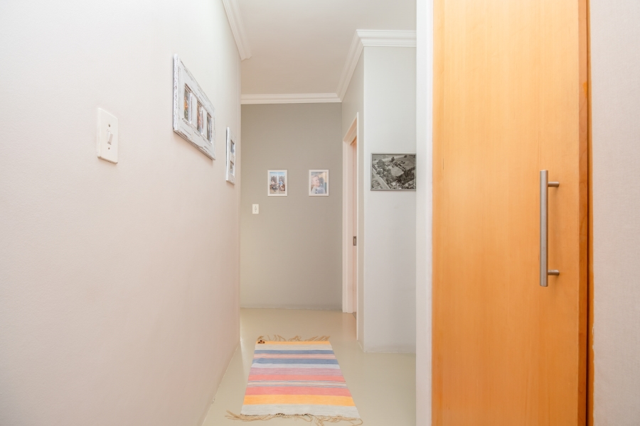 To Let 3 Bedroom Property for Rent in Sandhurst Gauteng