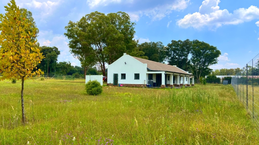 4 Bedroom Property for Sale in Walker Fruit Farms Gauteng