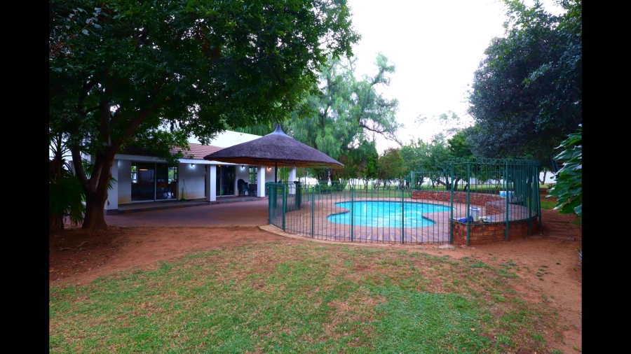 4 Bedroom Property for Sale in Walker Fruit Farms Gauteng