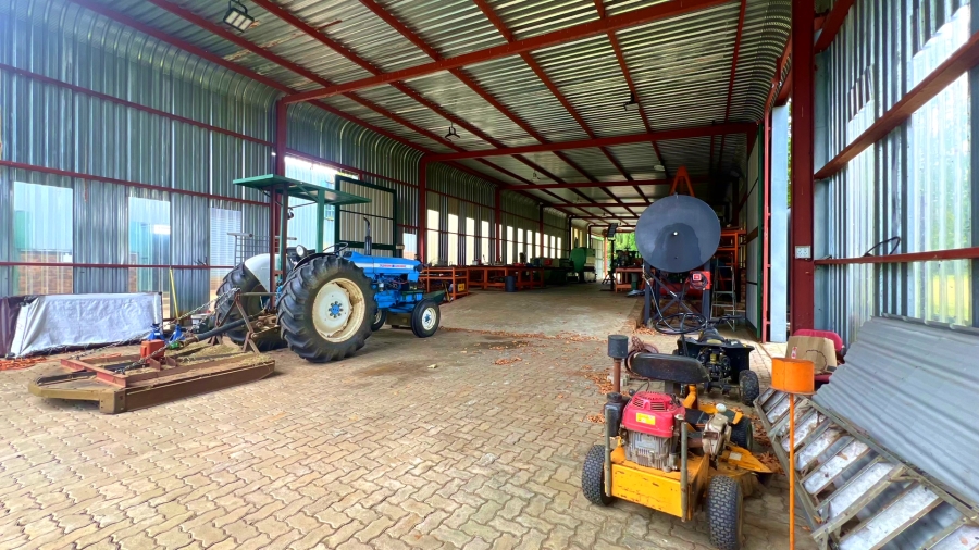 4 Bedroom Property for Sale in Walker Fruit Farms Gauteng