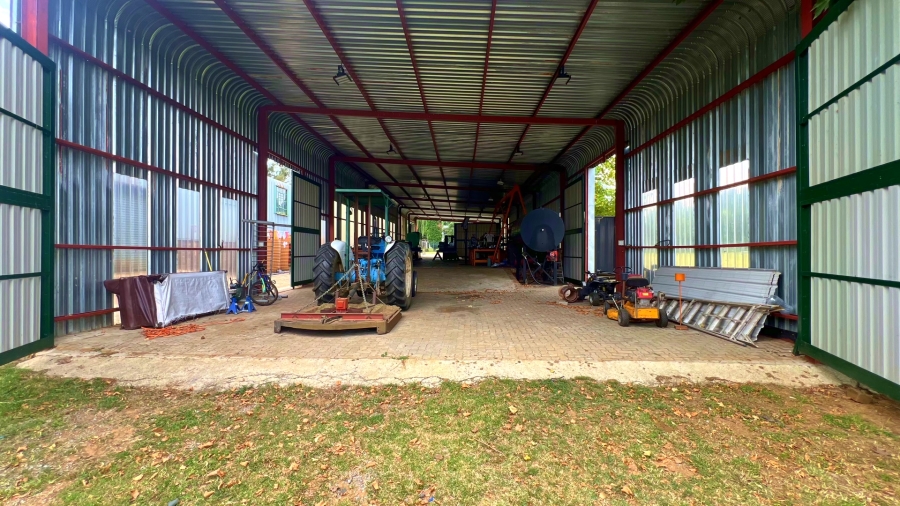 4 Bedroom Property for Sale in Walker Fruit Farms Gauteng