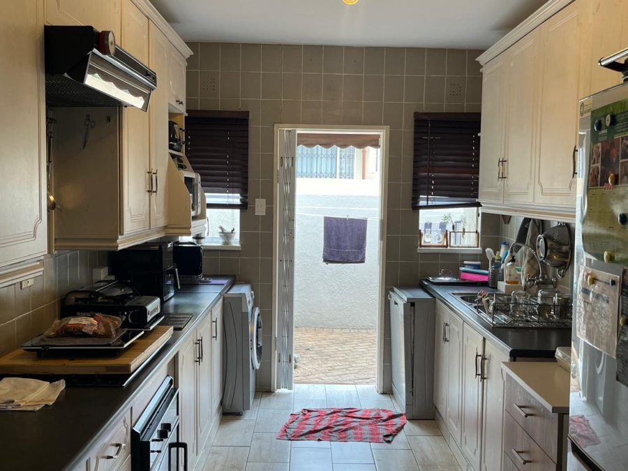 3 Bedroom Property for Sale in Illiondale Gauteng